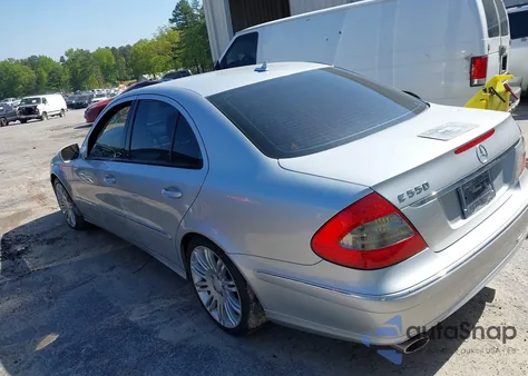 2008 Mercedes-Benz E 550 z USA, uszkodzony, nr VIN WDBUF72X18B329906